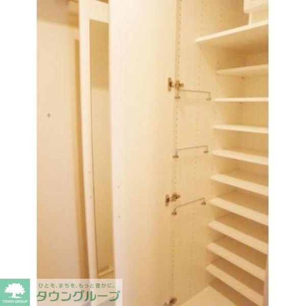玄関(※写真は同タイプ住戸です。)