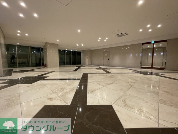 ロビー(駐車場)