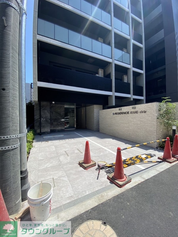 エントランス(駐車場)