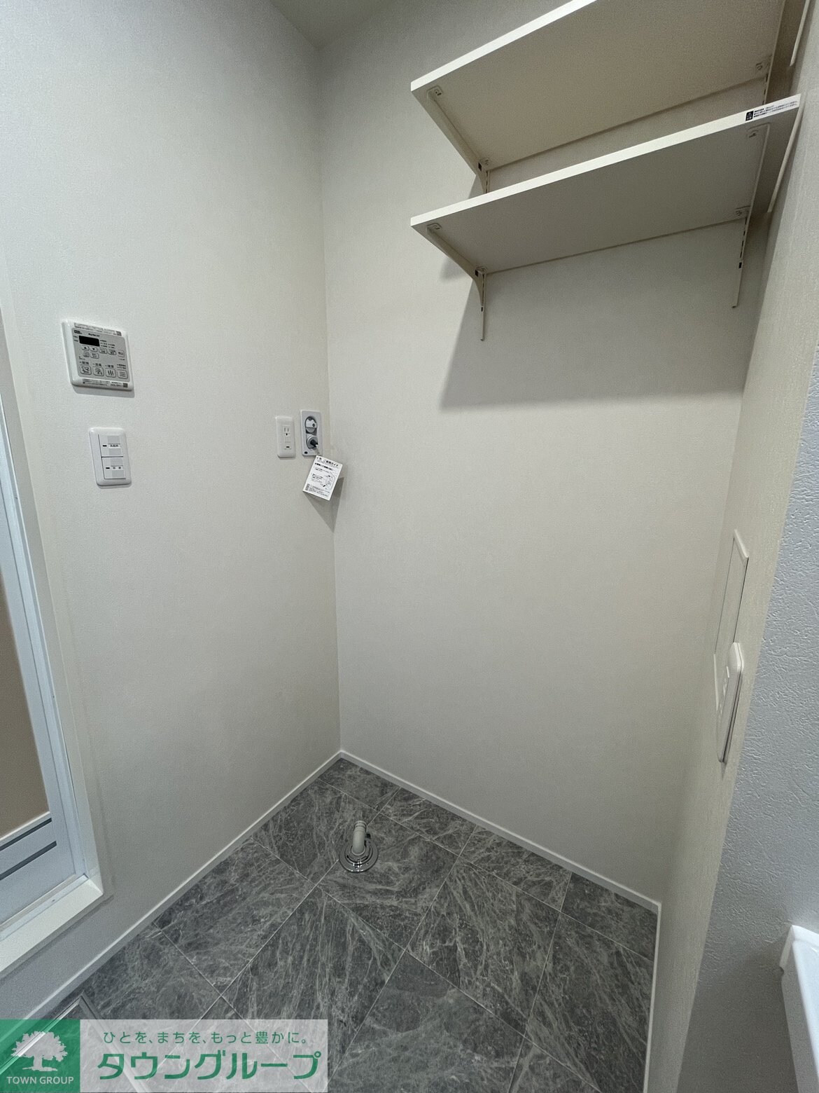 物件内観写真14　(玄関)