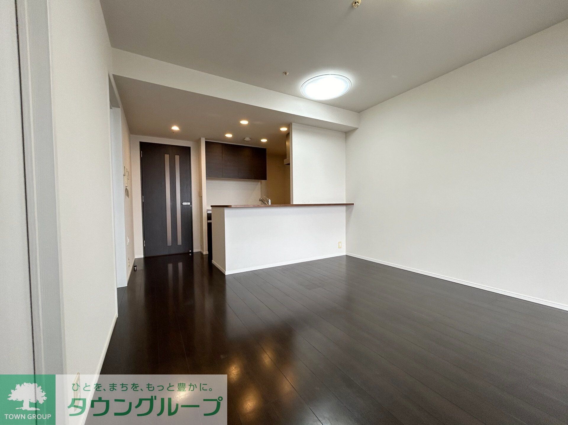 物件内観写真2　(リビングダイニング)