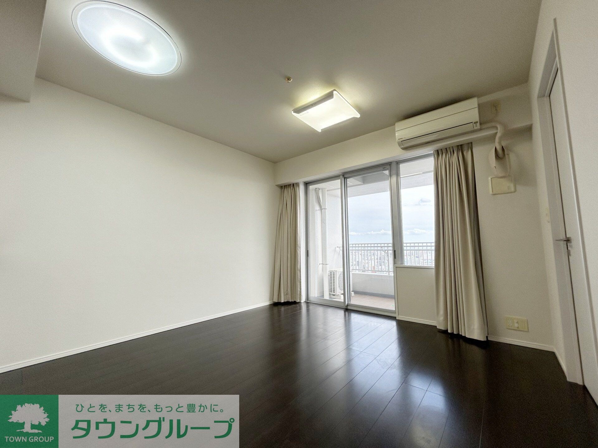 物件内観写真3　(リビングダイニング※家具・調度品は含まれません)