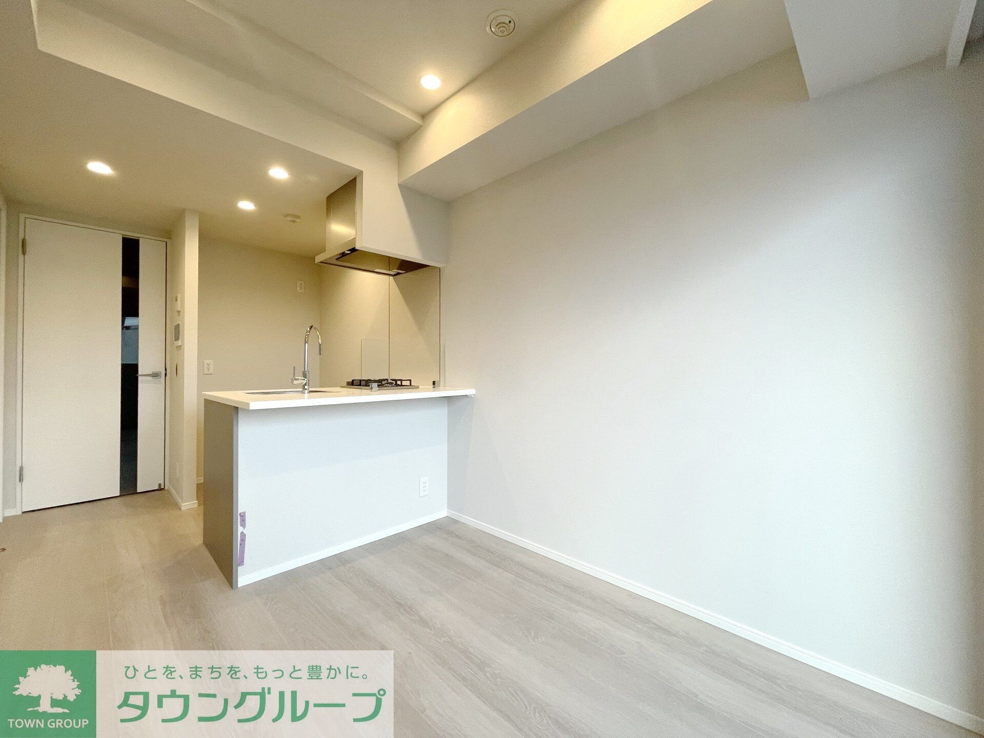 物件内観写真2　(リビング/居室)