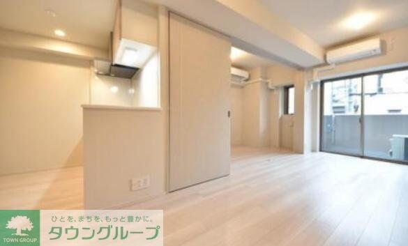 物件内観写真2　(リビング/居室)