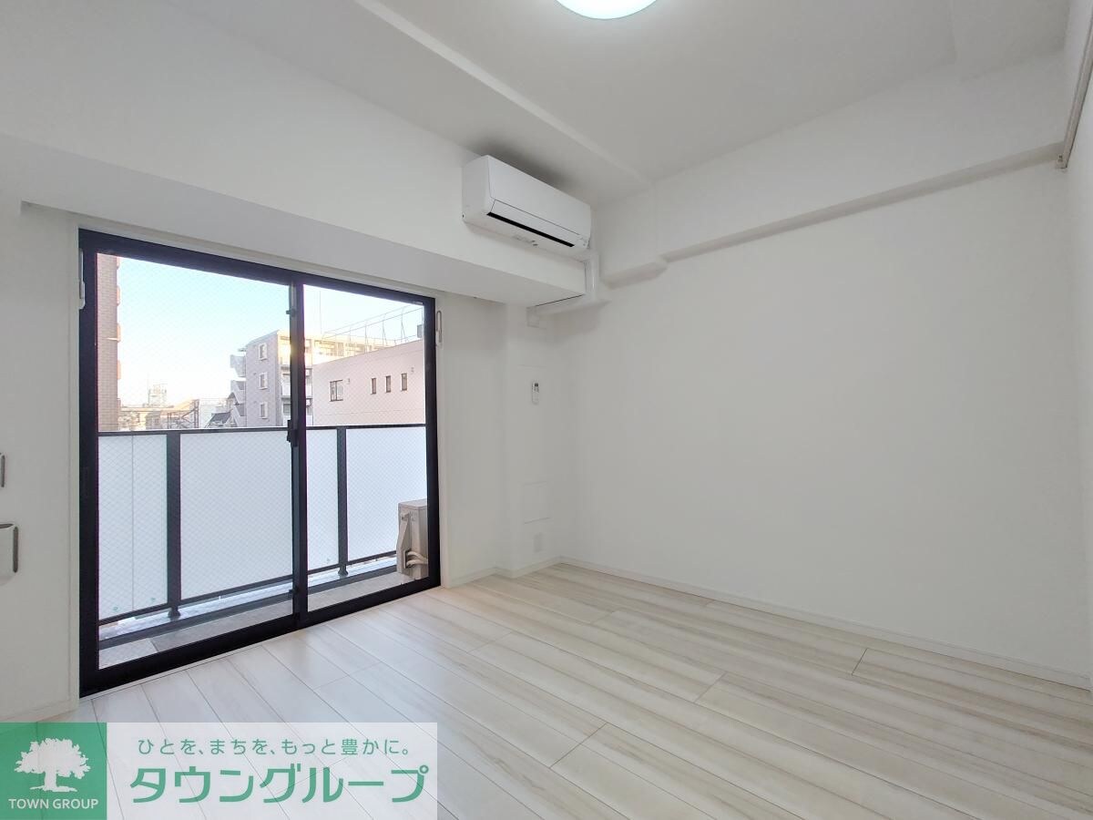 物件内観写真13　(リビング/居室)