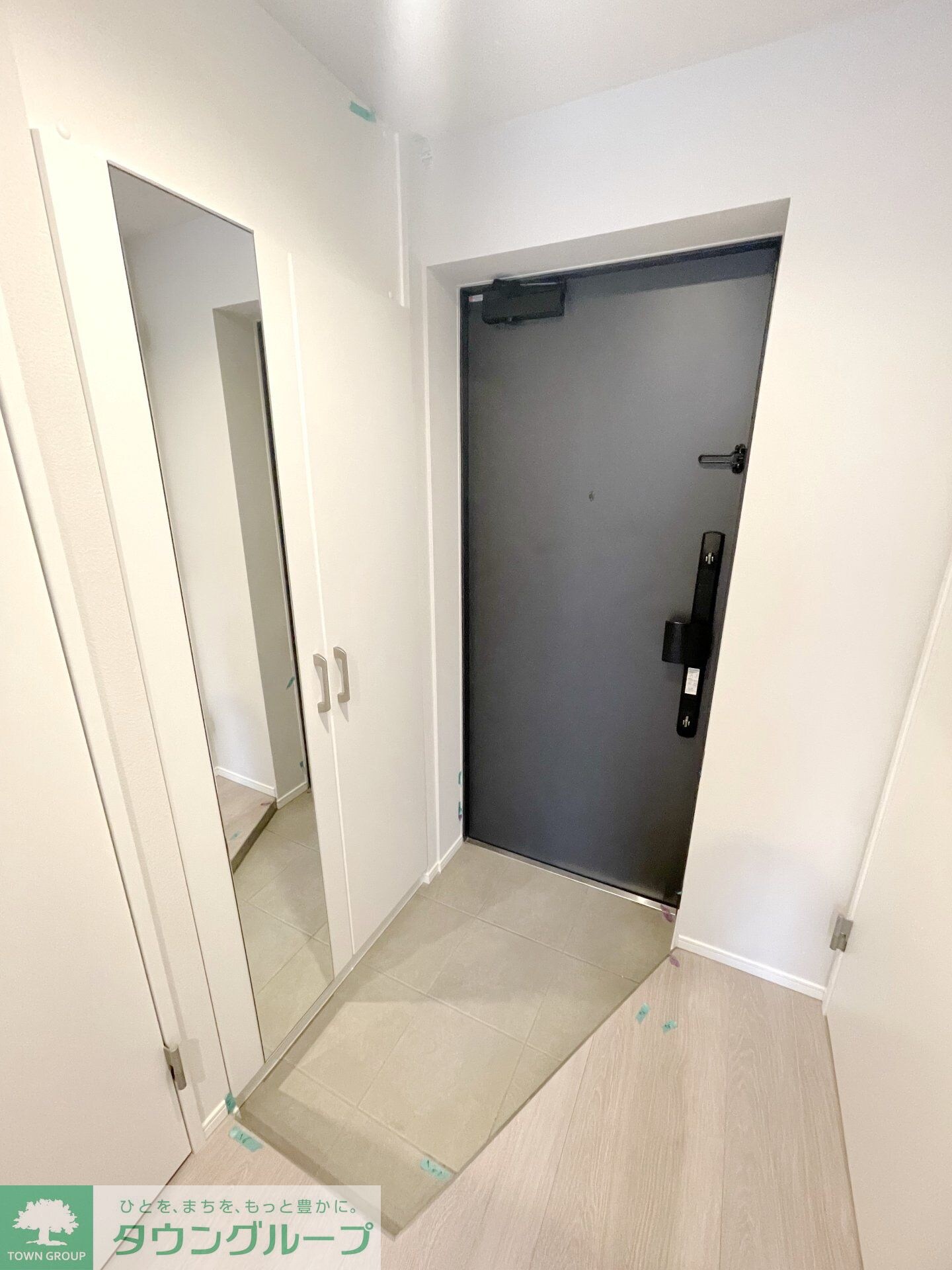 物件内観写真9　(玄関)