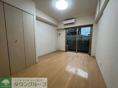 物件内観写真2　(リビング/居室)