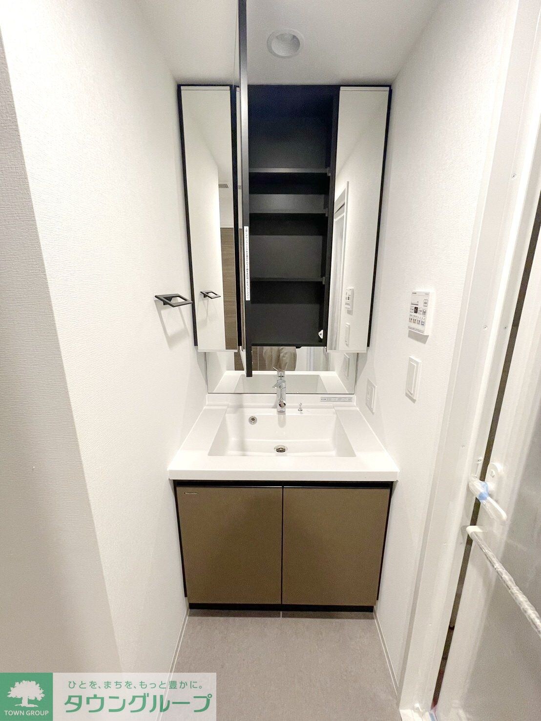 物件内観写真5　(洗面)