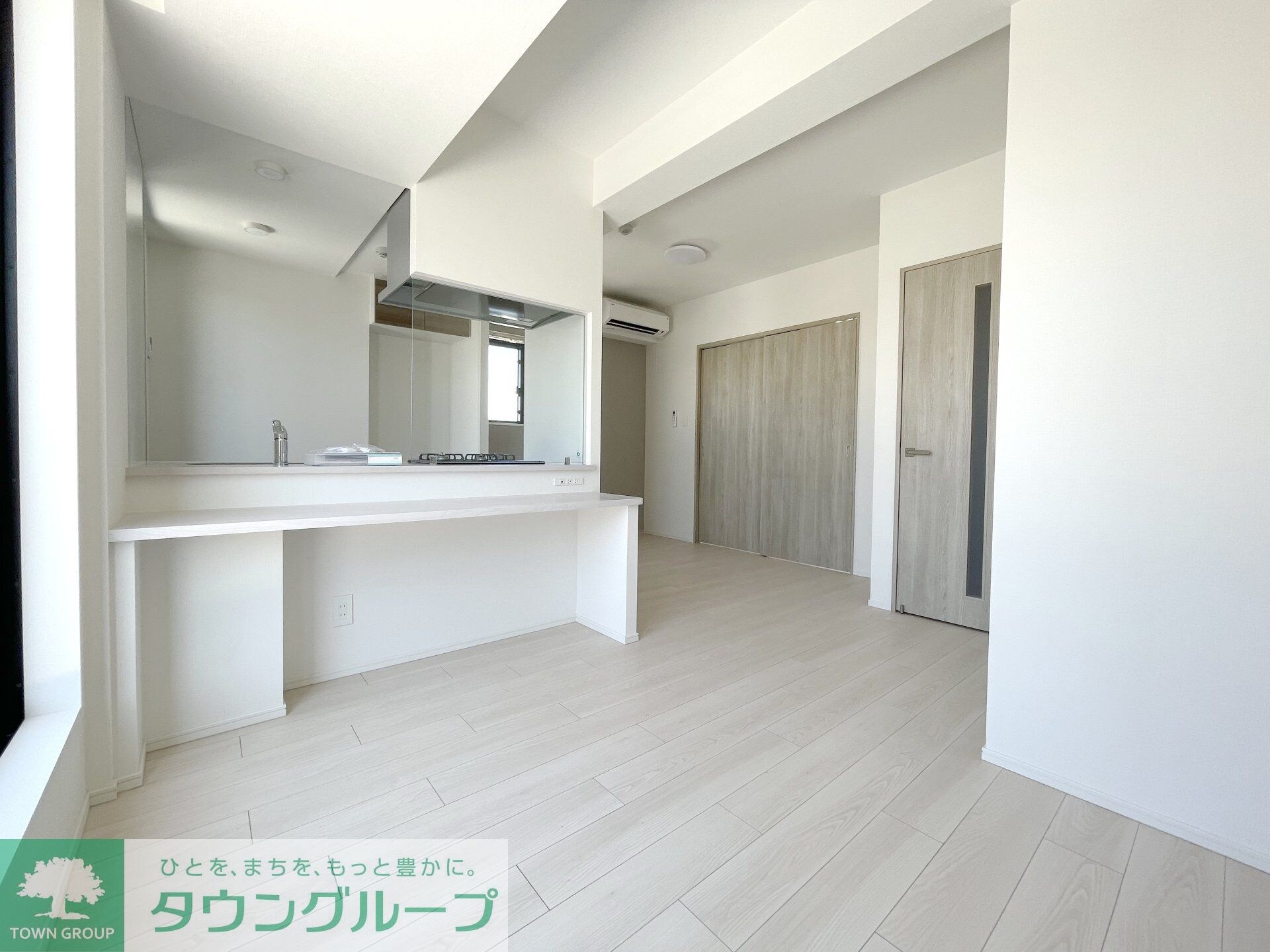 物件内観写真11　(リビング/居室)