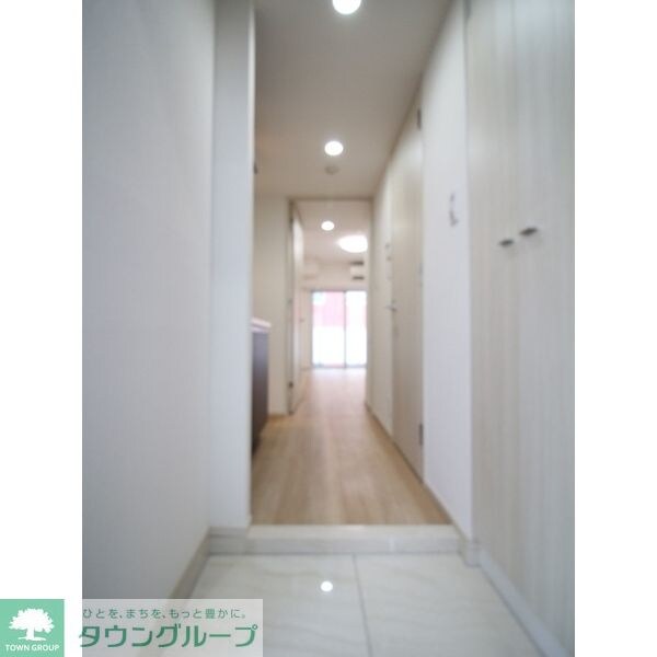 物件内観写真3　(玄関)