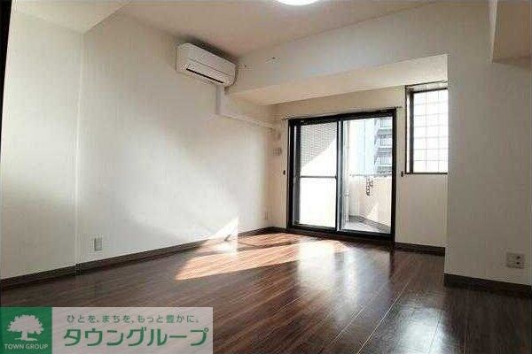 物件内観写真2　(リビング/居室)