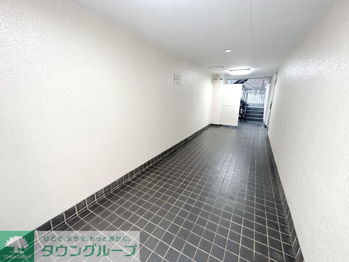 物件内観写真6　(エントランス)