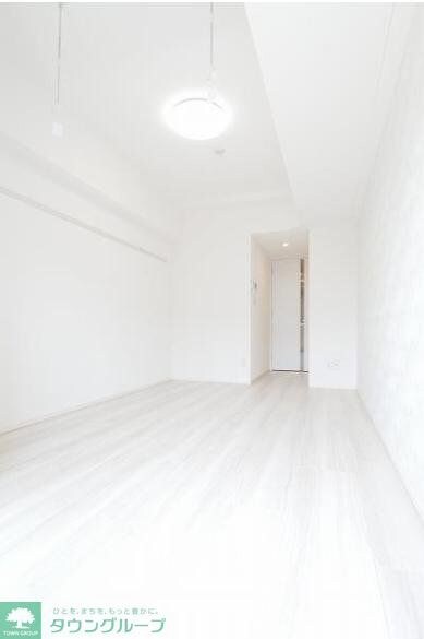 物件内観写真2　(リビング/居室)