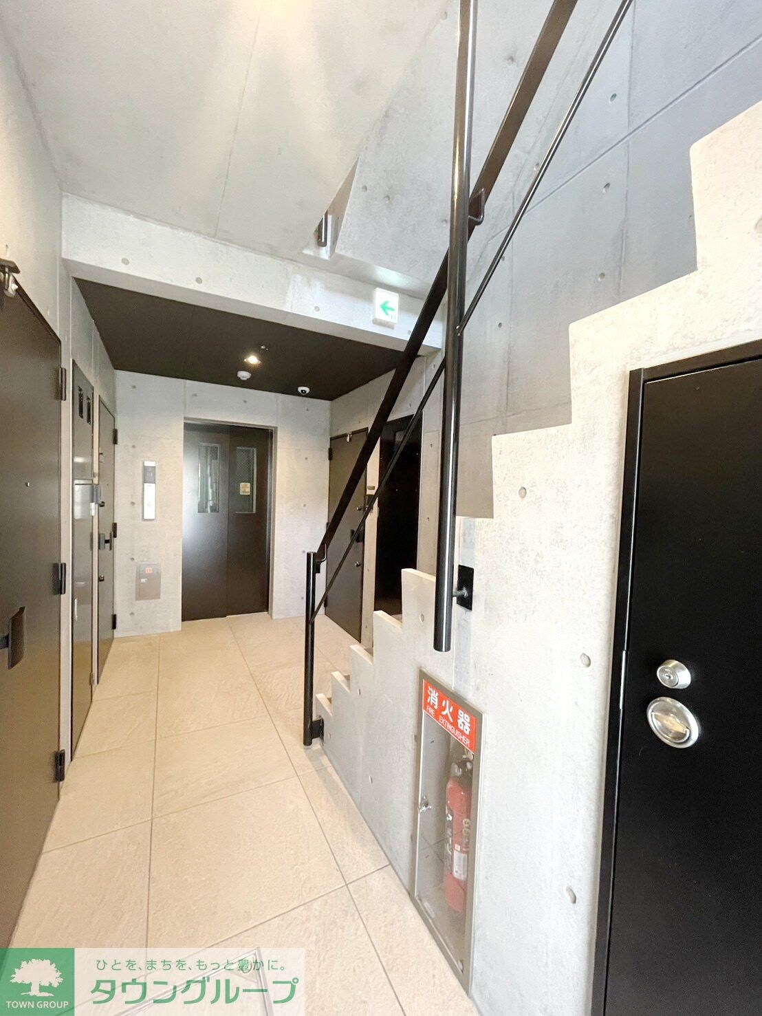 物件内観写真21　(エントランス)