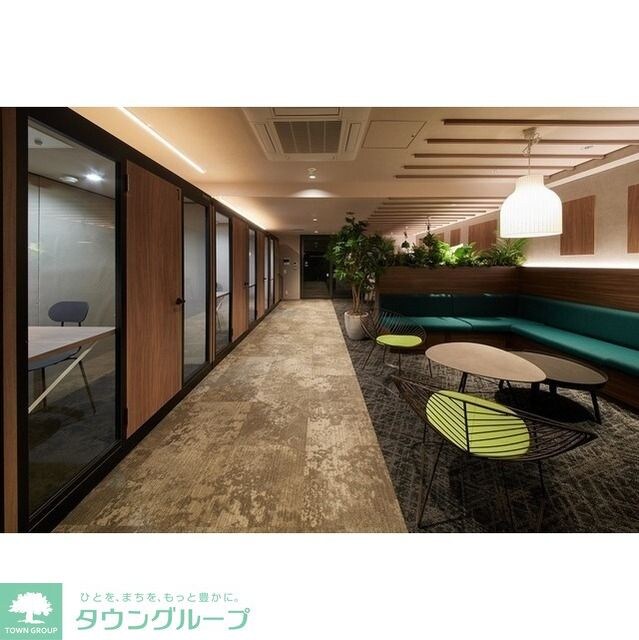 物件内観写真5　(エントランス)