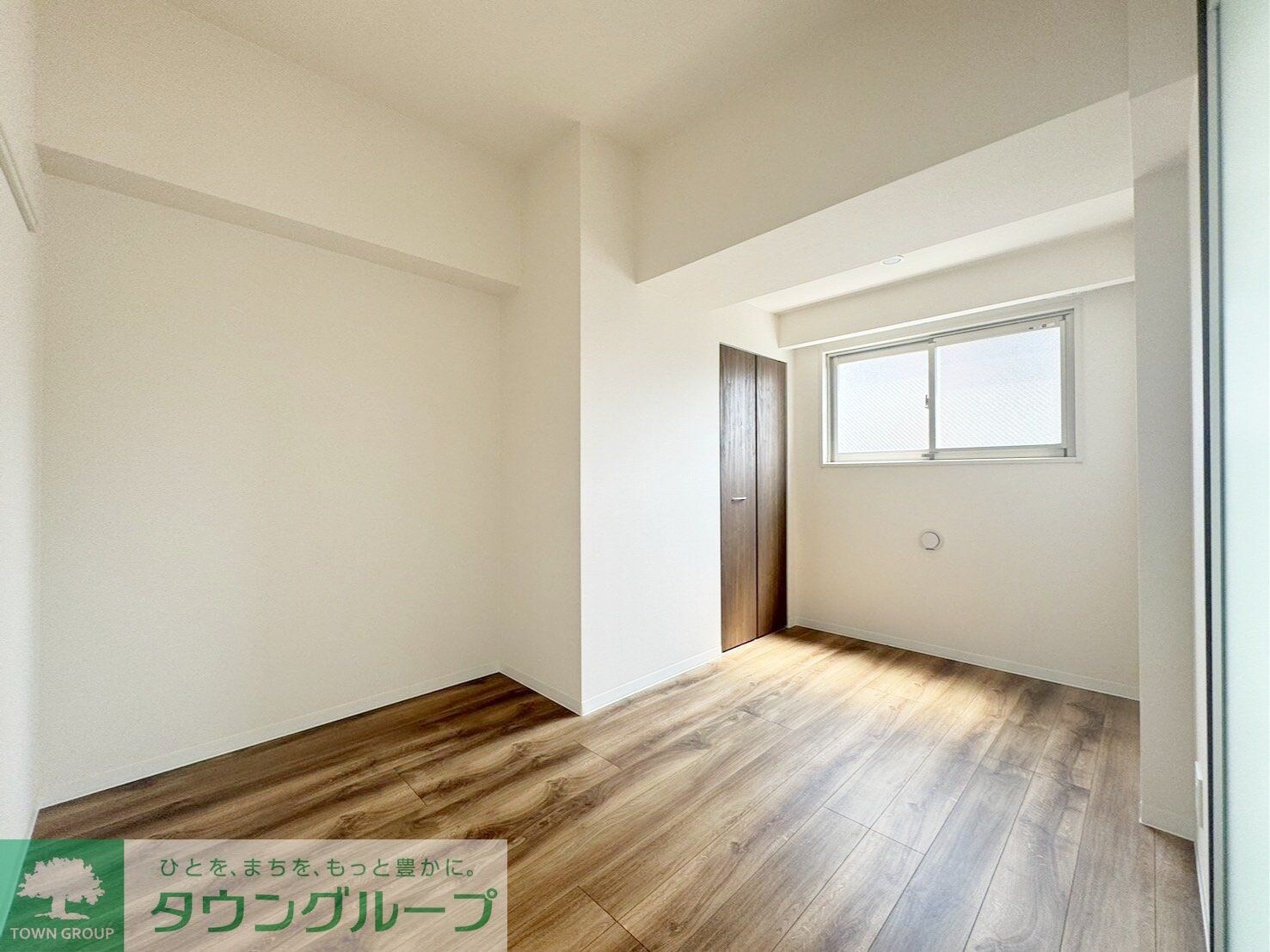 物件内観写真4　(リビング/居室)