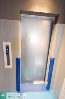 物件内観写真13　(玄関)