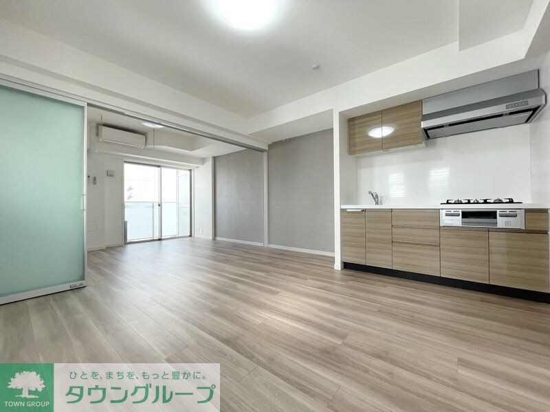 物件内観写真2　(リビング/居室)