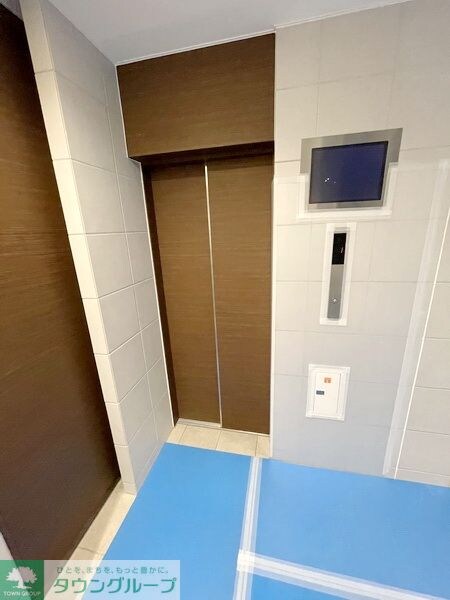 物件内観写真13　(玄関)