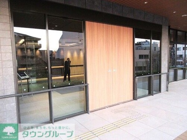 エントランス(エントランス入口　※2024年12月撮影)