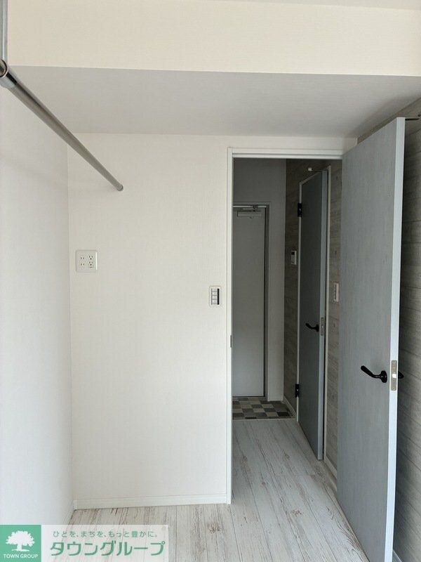 物件内観写真9　(玄関)