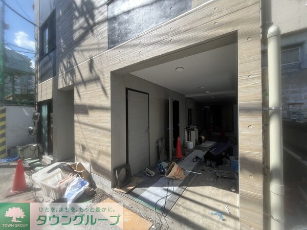 エントランス(駐車場)