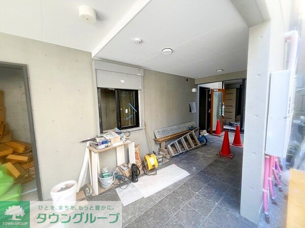 エントランス(駐車場)