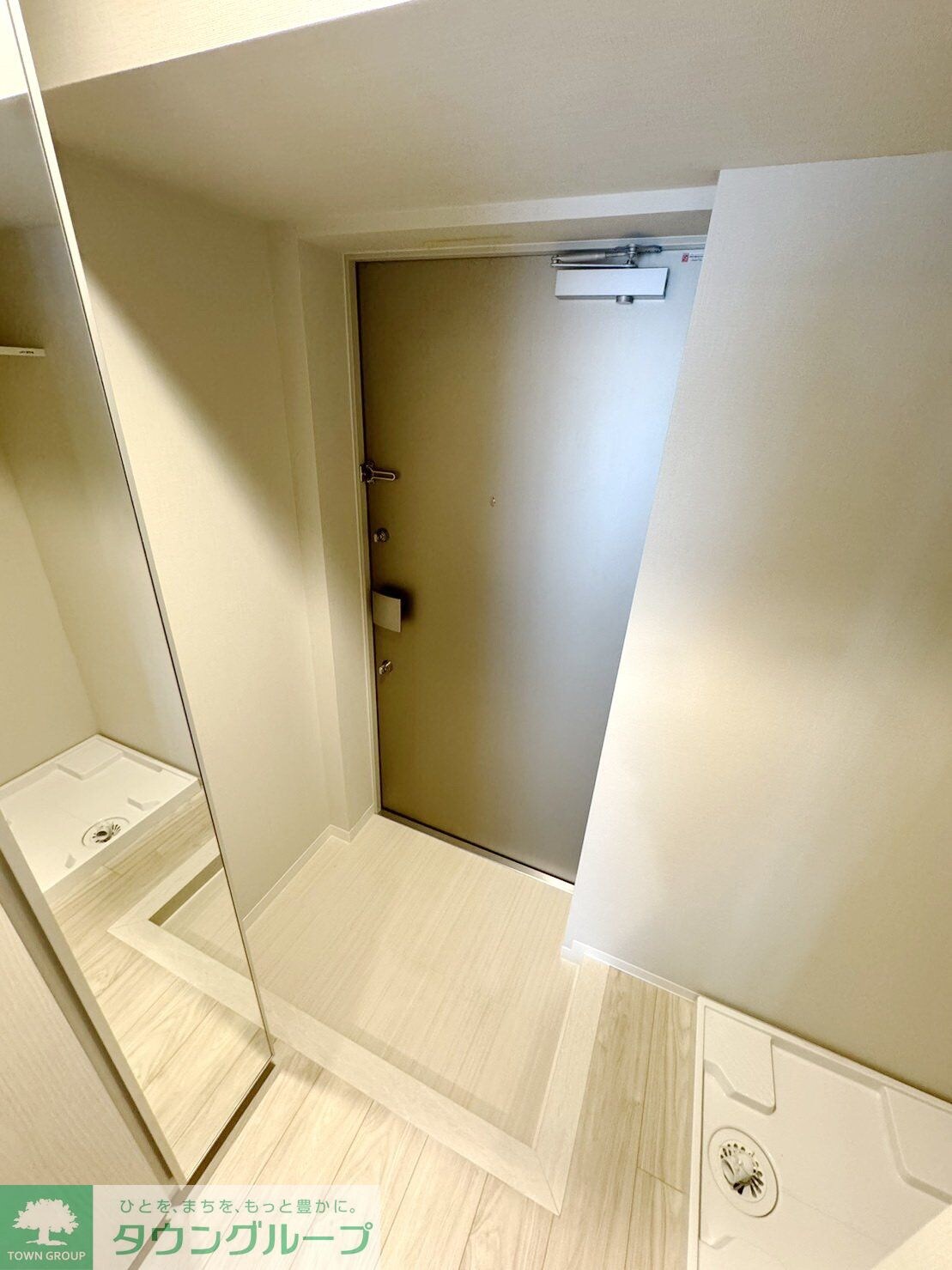 物件内観写真9　(玄関)