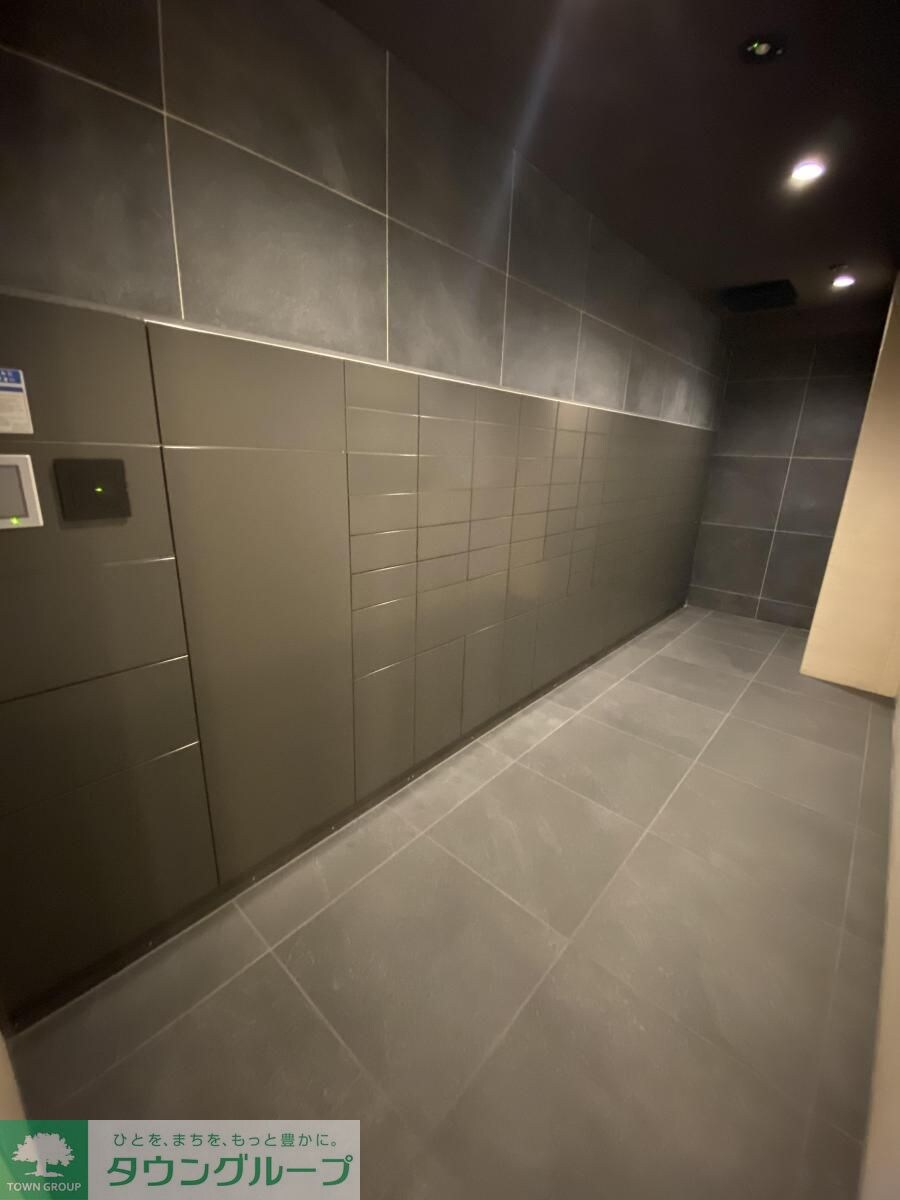 物件内観写真17　(エントランス)