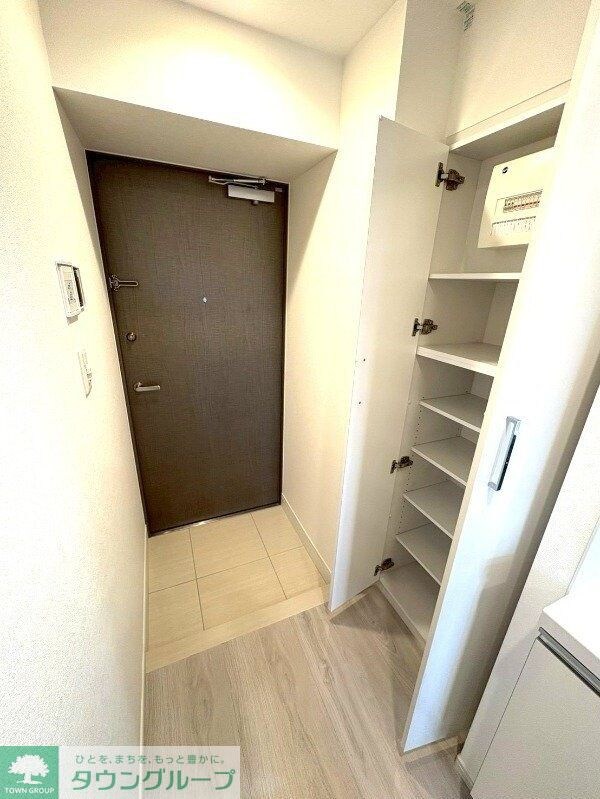 物件内観写真8　(玄関)