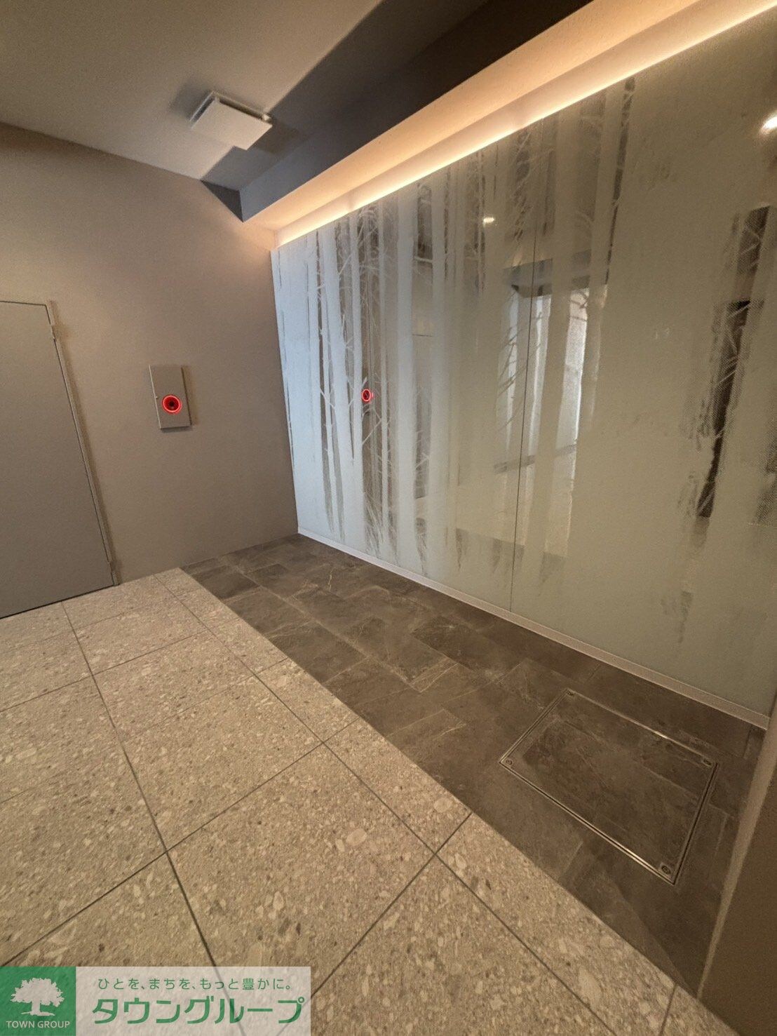 物件内観写真14　(エントランス)