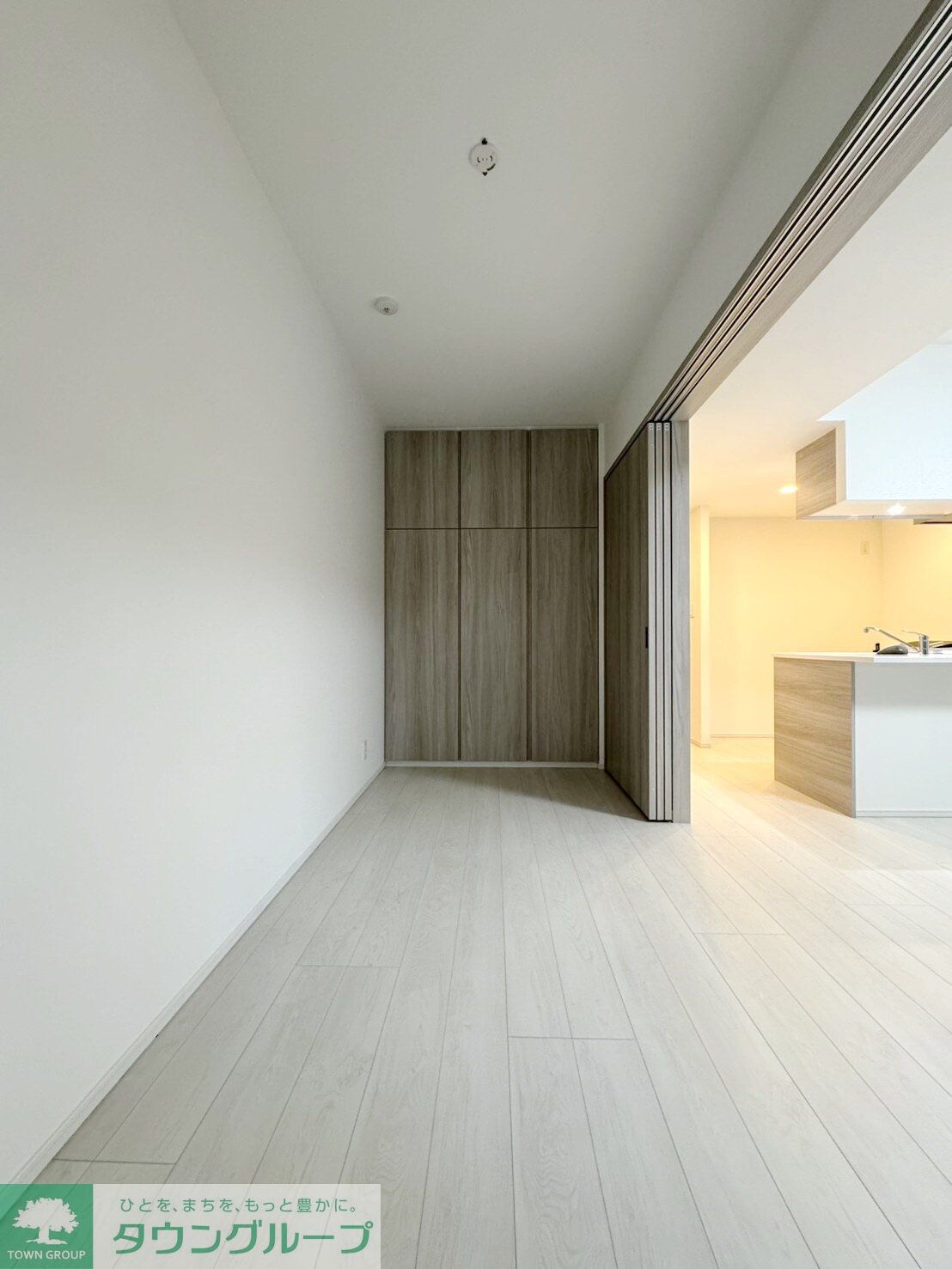 物件内観写真11　(エントランス)