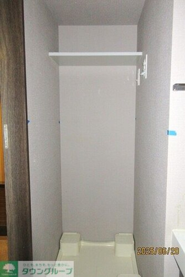 収納(室内洗濯機置場（内装前）)