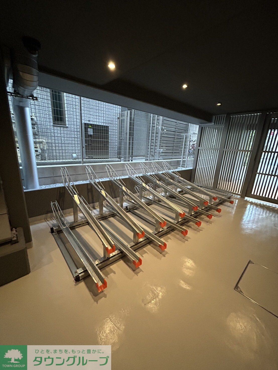 物件内観写真10　(駐車場)