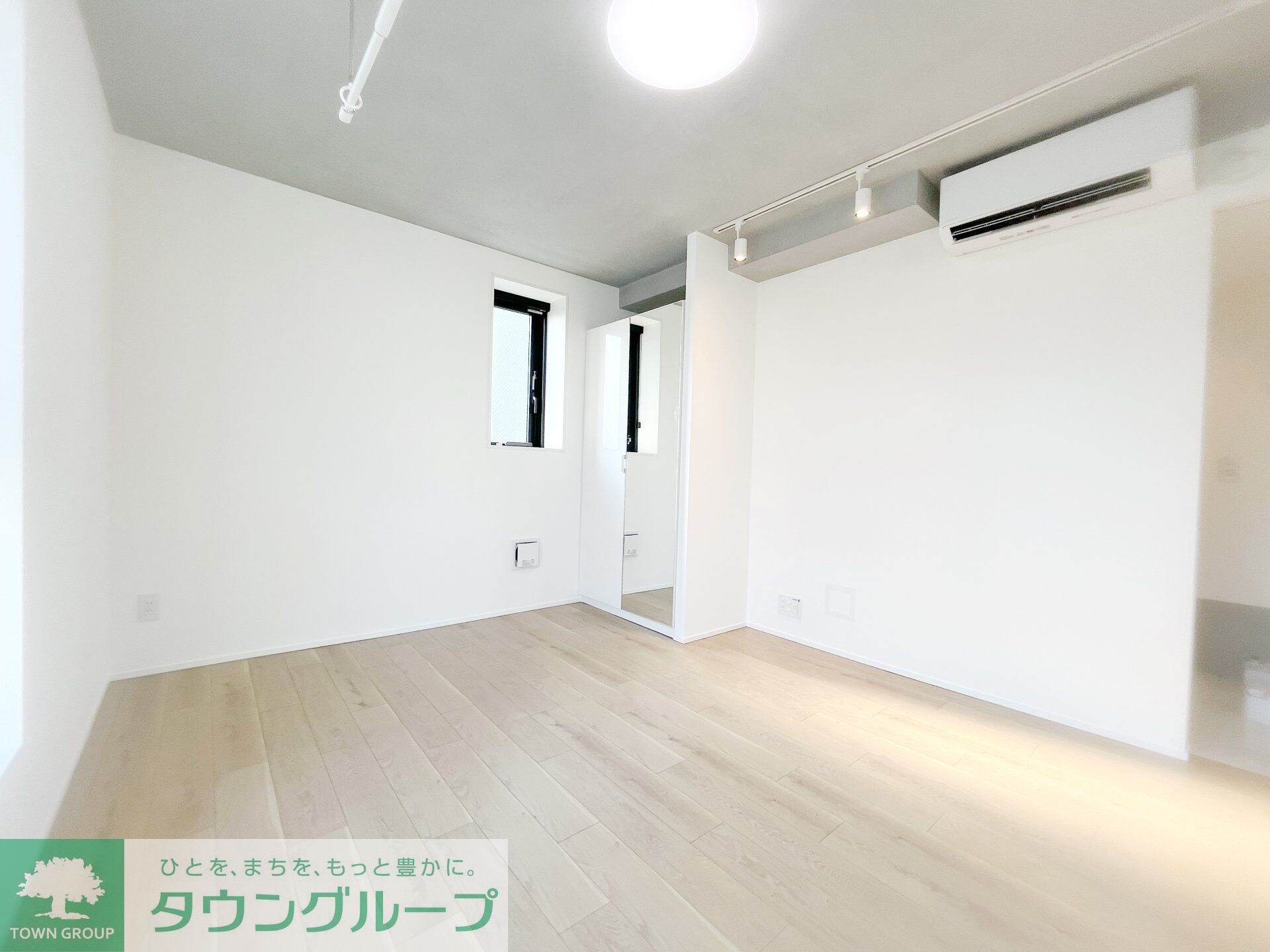 物件内観写真16　(リビング/居室)