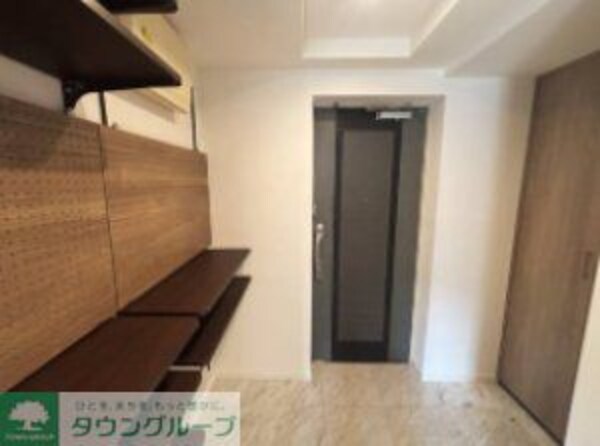 玄関(他リノベーション部屋の参考写真)