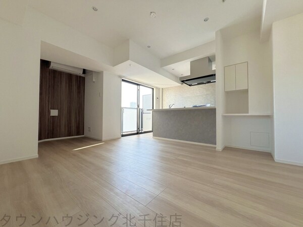 リビング・居室(※別号室参考写真)