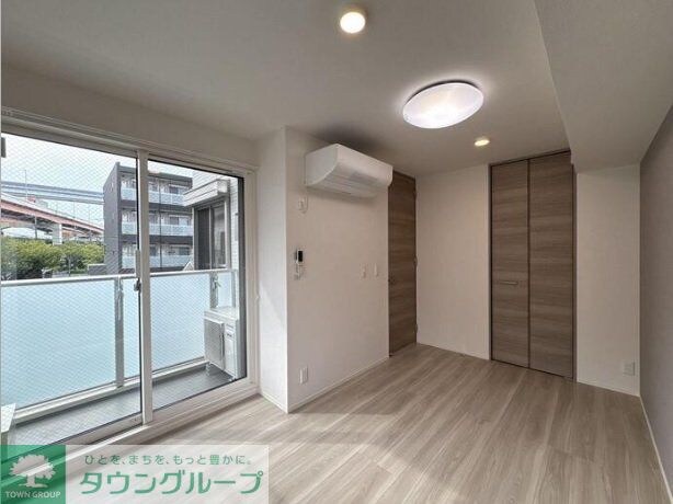 物件内観写真8　(リビング/居室)