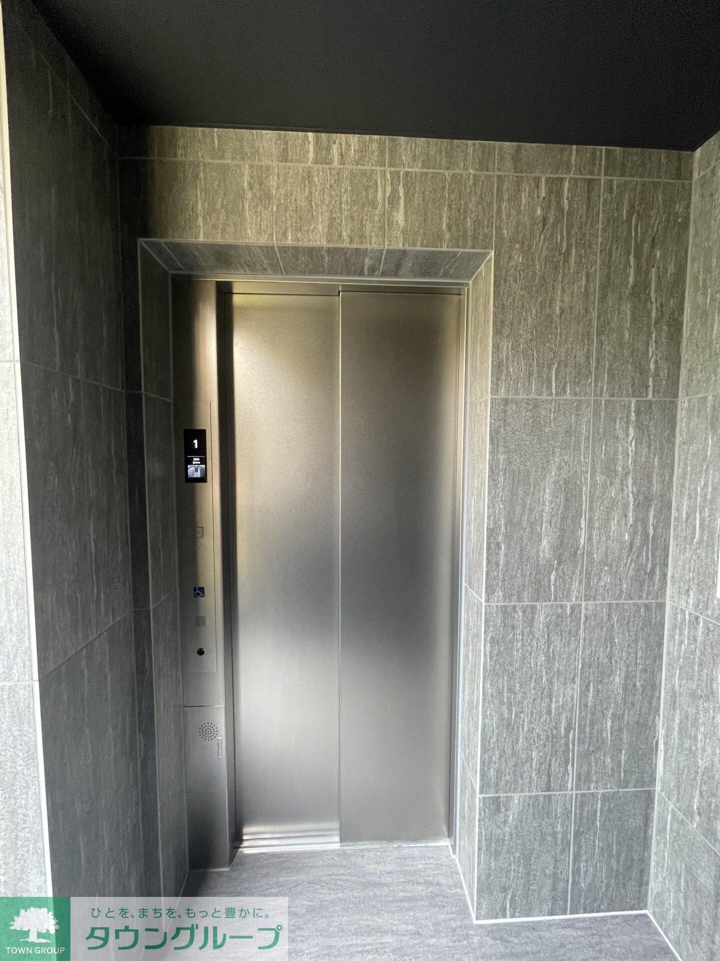 物件内観写真13　(エントランス)