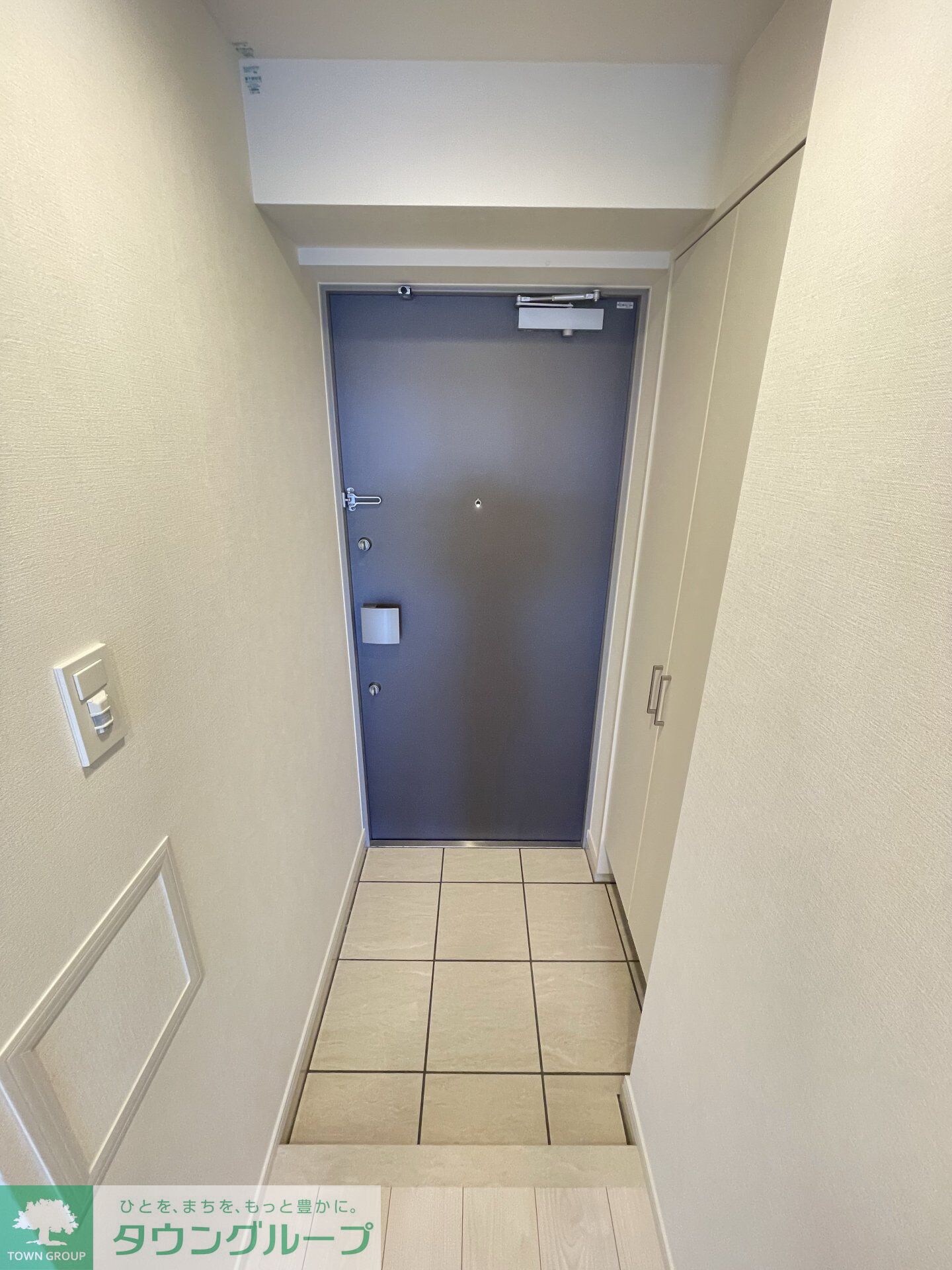 物件内観写真7　(玄関)