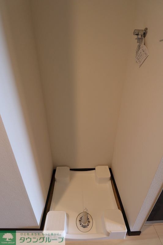 物件内観写真14　(洗濯機置場)