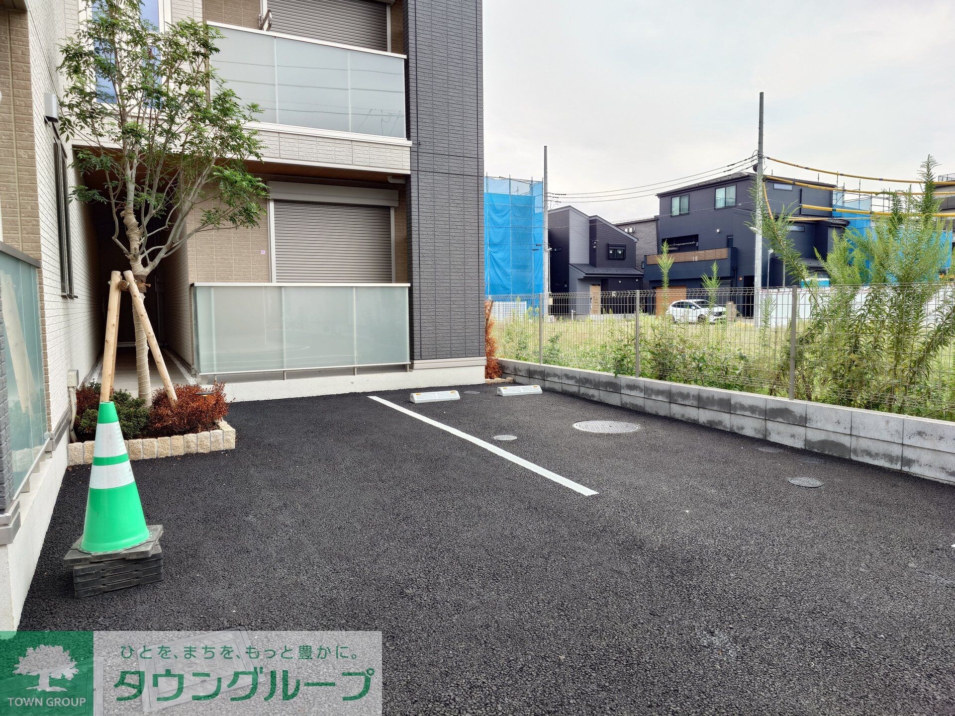 物件内観写真9　(駐車場)