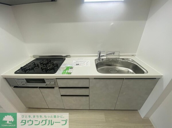 キッチン(3口ガスコンロ・グリル付きシステムキッチン♪)