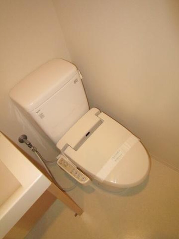 トイレ(ウォシュレット完備)