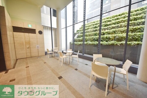 ロビー(庭)