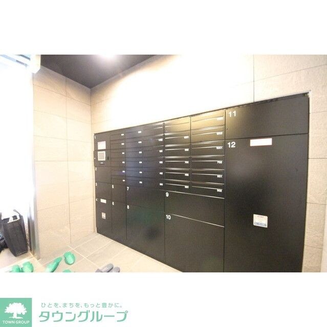 物件内観写真12　(エントランス)