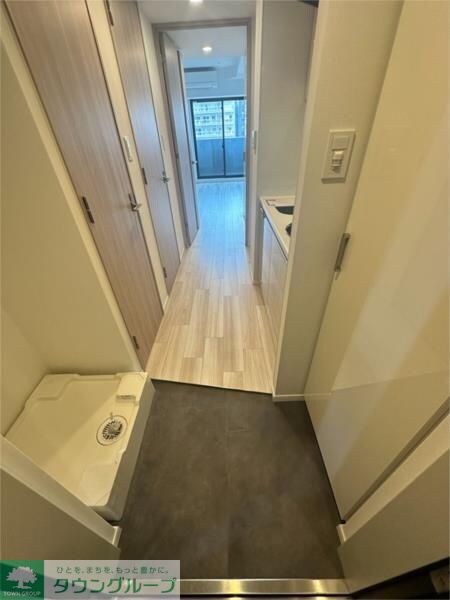 物件内観写真12　(玄関)