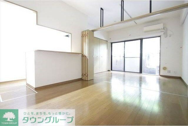 物件内観写真10　(リビング/居室)