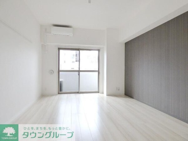 リビング・居室(アクセントクロスのお洒落な室内（参考）)