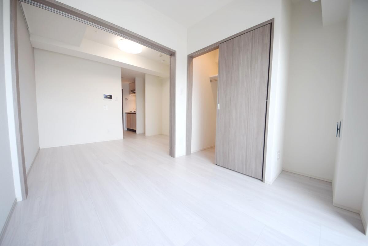 物件内観写真2　(リビング/居室)